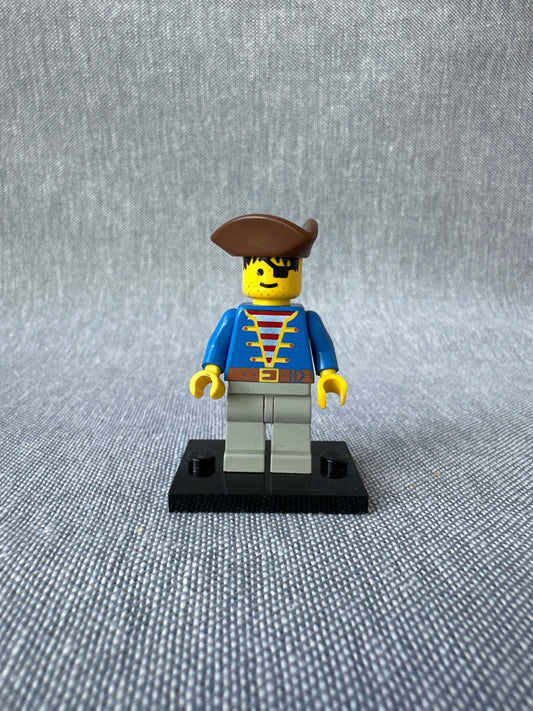 LEGO Pirates minifigure. Pirate. pi008