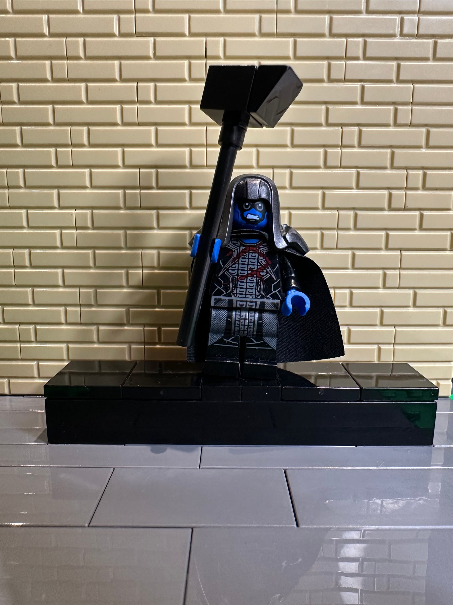 LEGO Minifigure. Roman the Accuser. sh0126