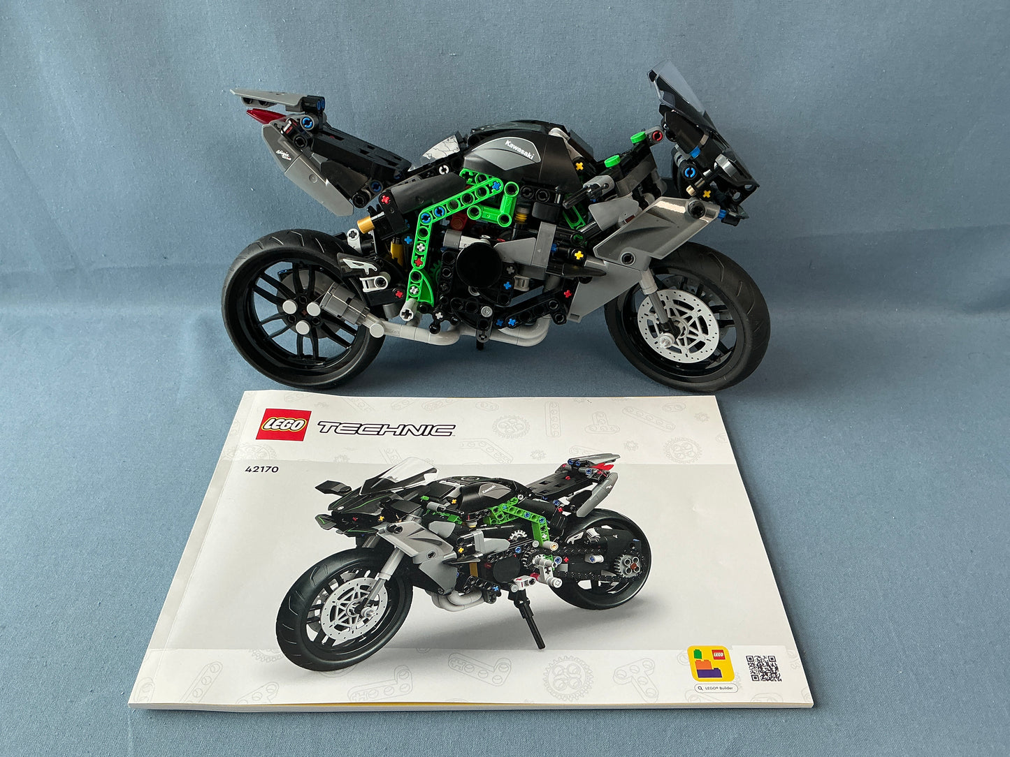 LEGO Technic. Kawasaki Ninja H2R motorcycle. 42170. (Used)
