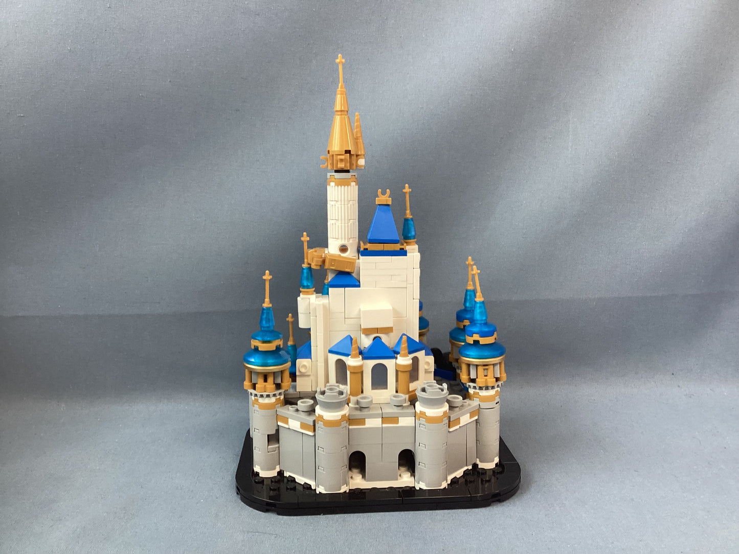 LEGO. Disney. Mini Disney Castle. 40478. (Used)
