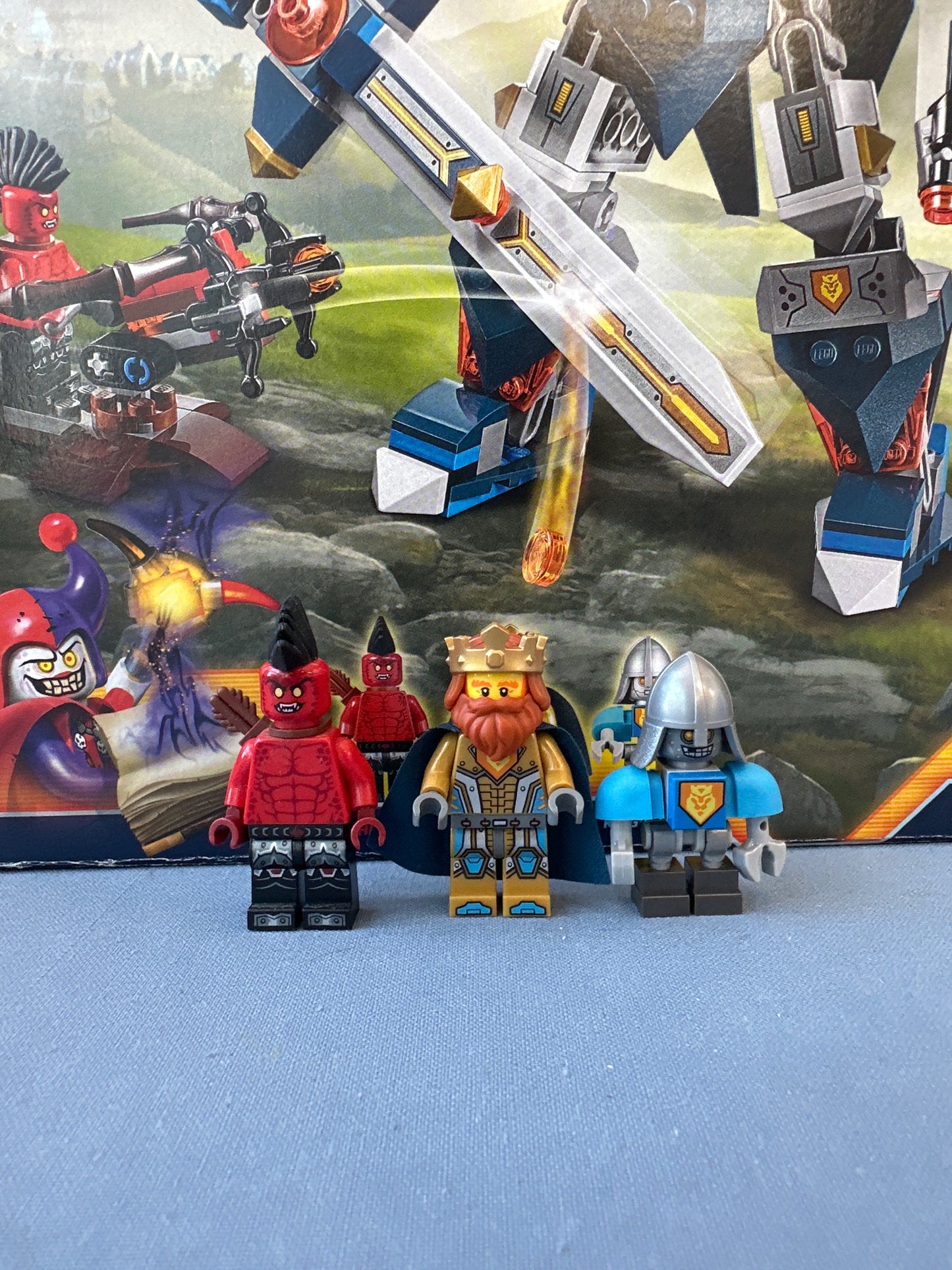 LEGO Nexo Knights. The King’s Mech. 70327. (Used)