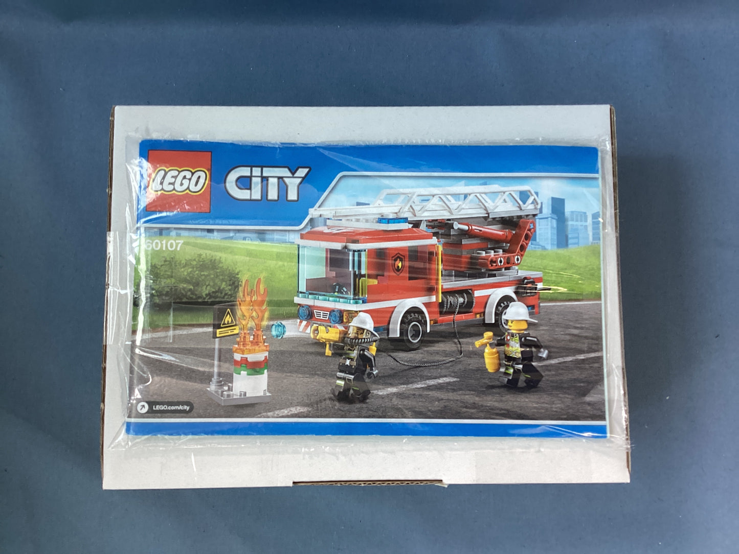 LEGO. City. Fire Ladder Truck. 60107.