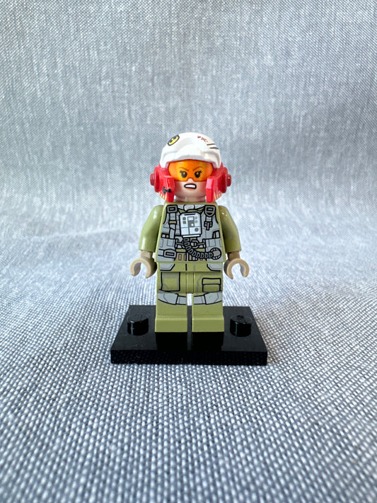 LEGO Star Wars Minifigure. Resistance Pilot (Tallissan ‘Tallie’ Lintra). sw0884