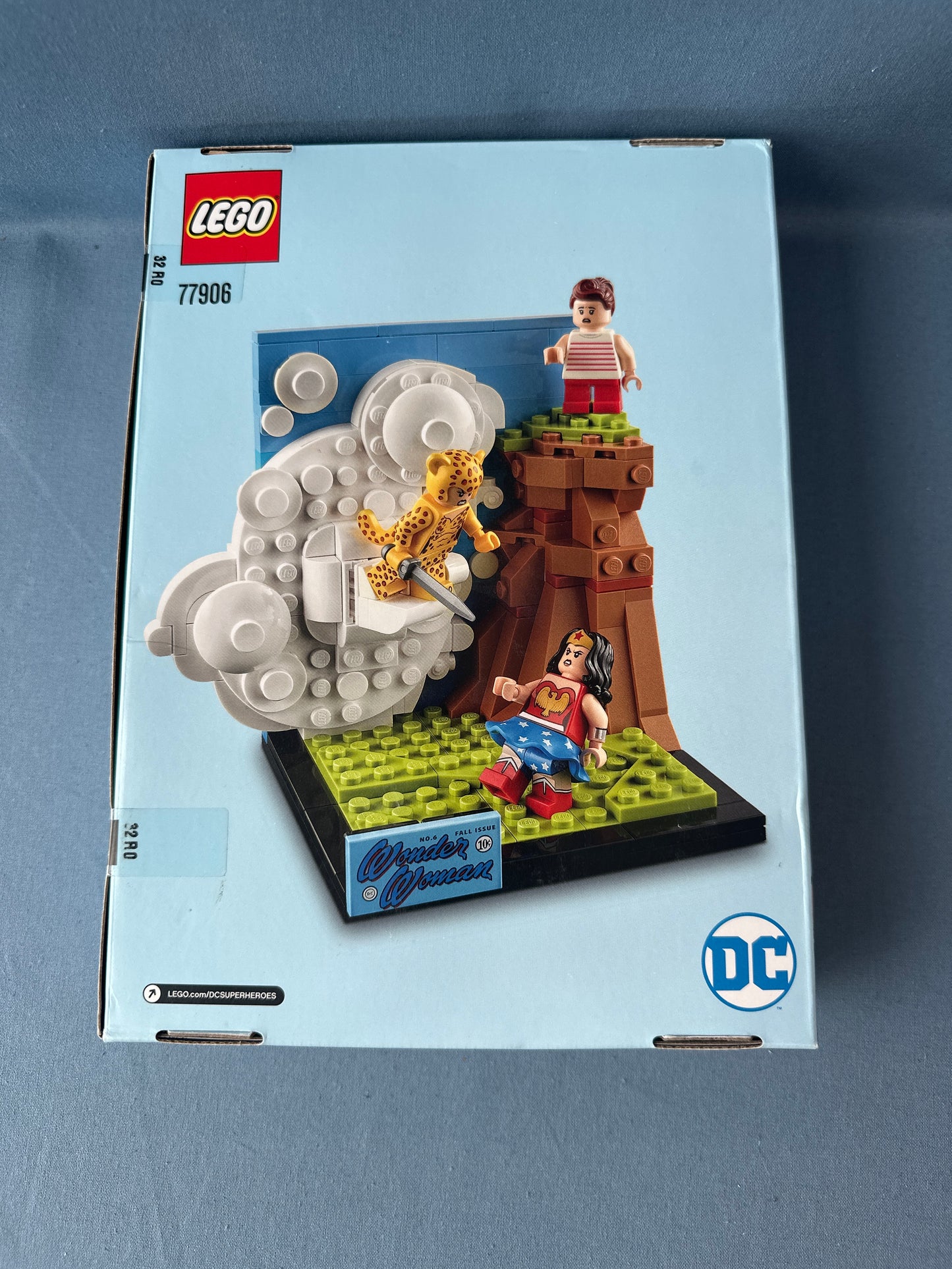 LEGO Super Heroes. Wonder Woman - Sam Diego Comic Con 2020 Exclusive. 77906