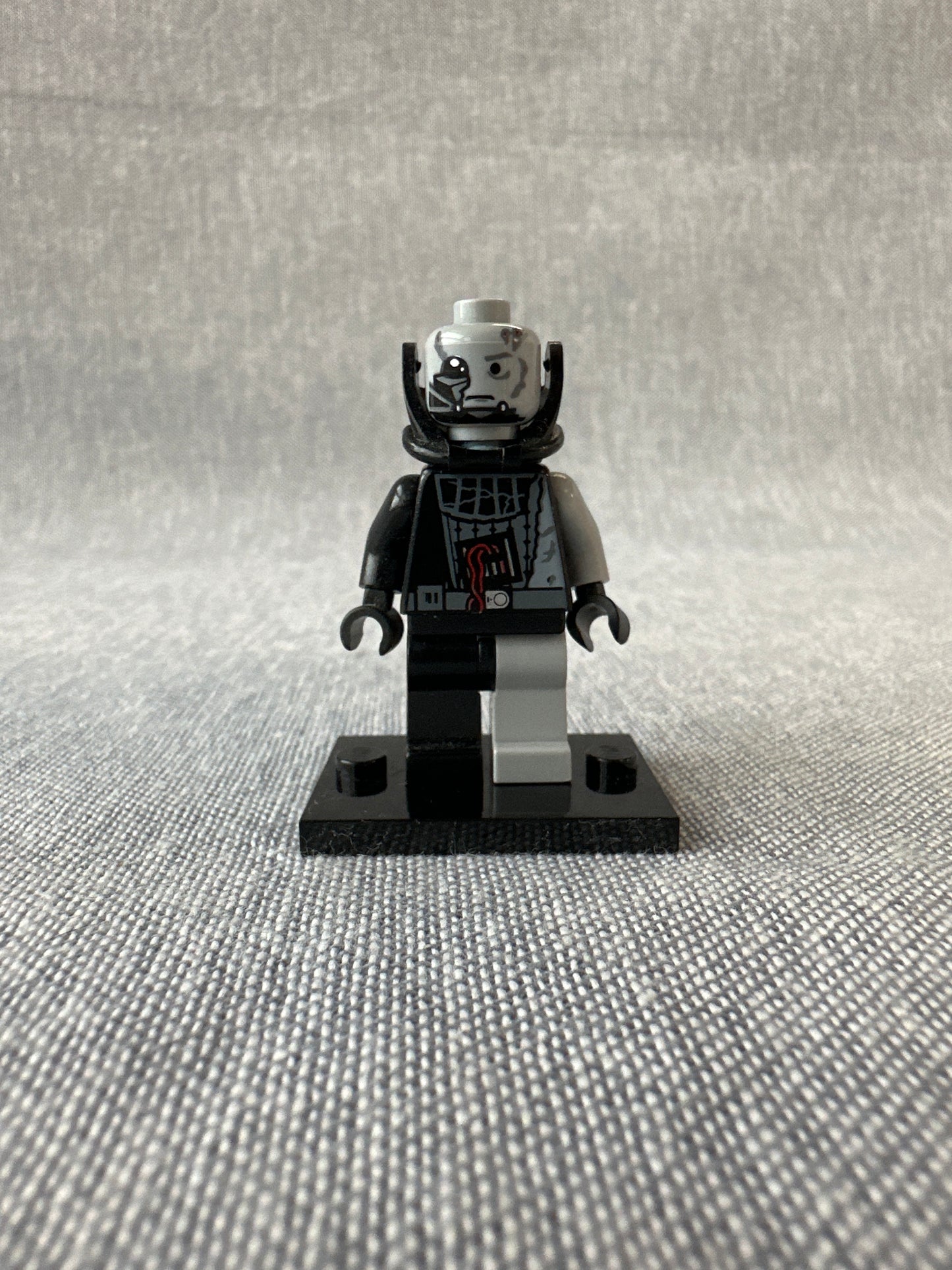 LEGO Star Wars minifigure. Darth Vader (Battle Damaged). sw0180