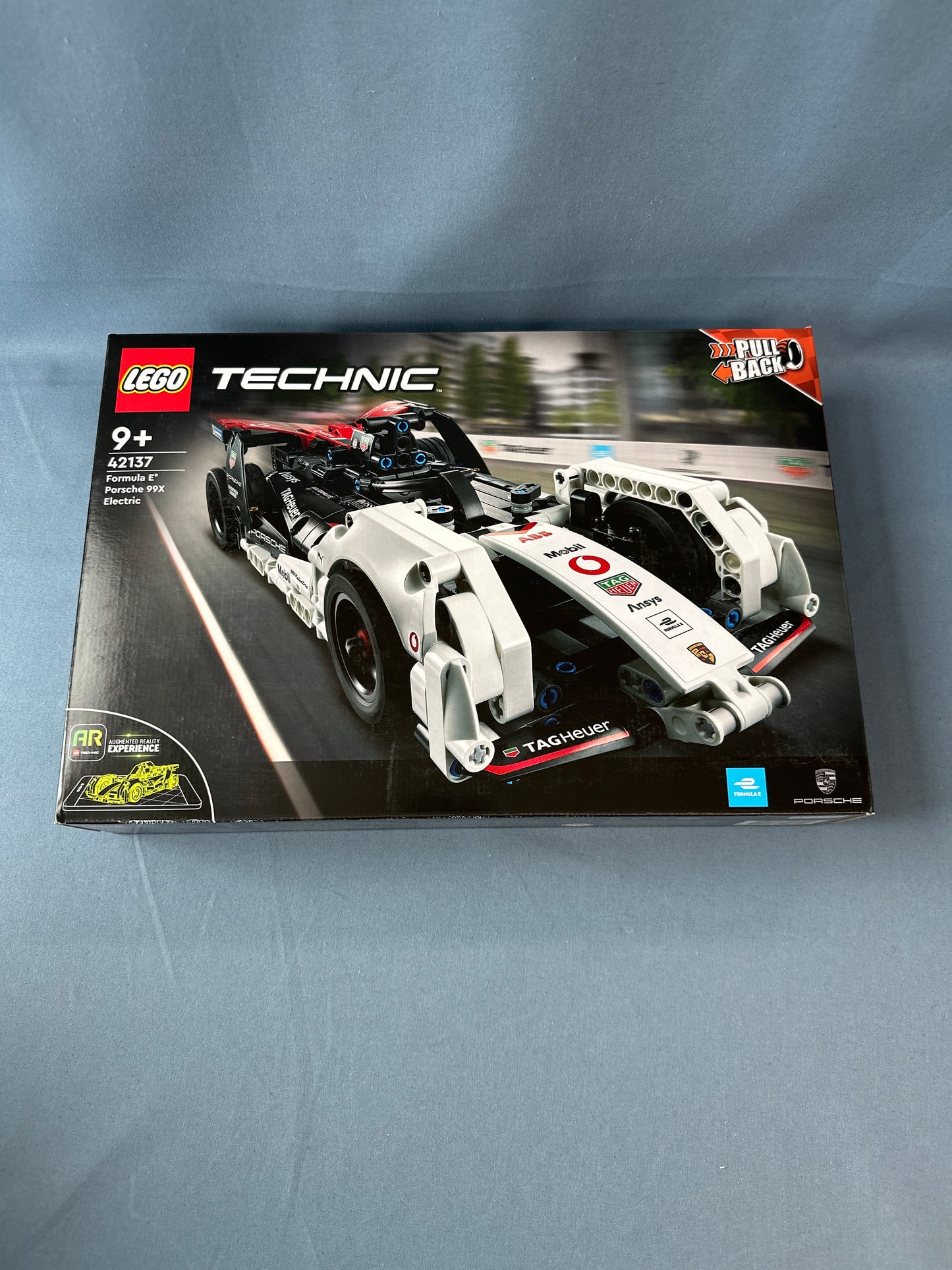 LEGO Technic. Formula E Porsche 99x Electric. 42137