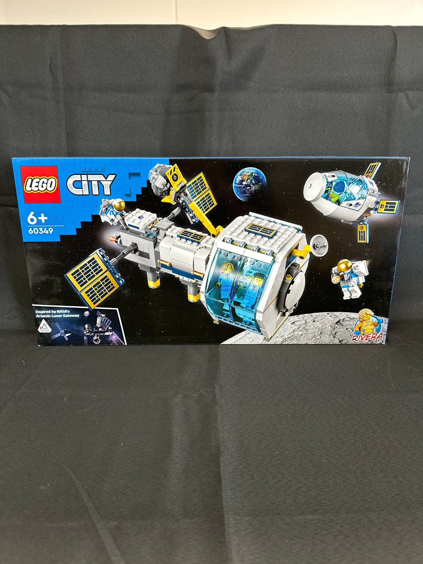LEGO City. Lunar Space Station. 60349.