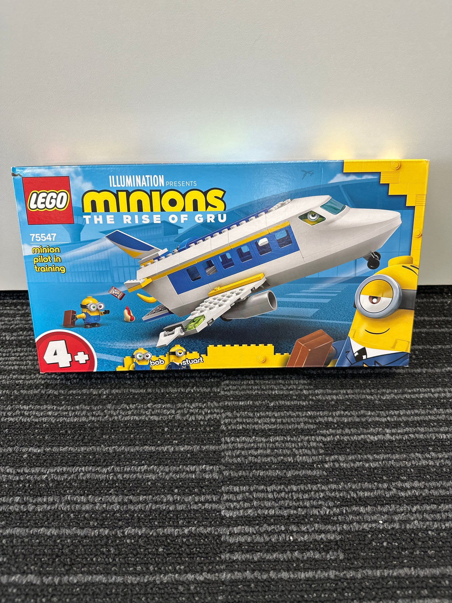 LEGO Minions. Minions pilot in training. 75547.