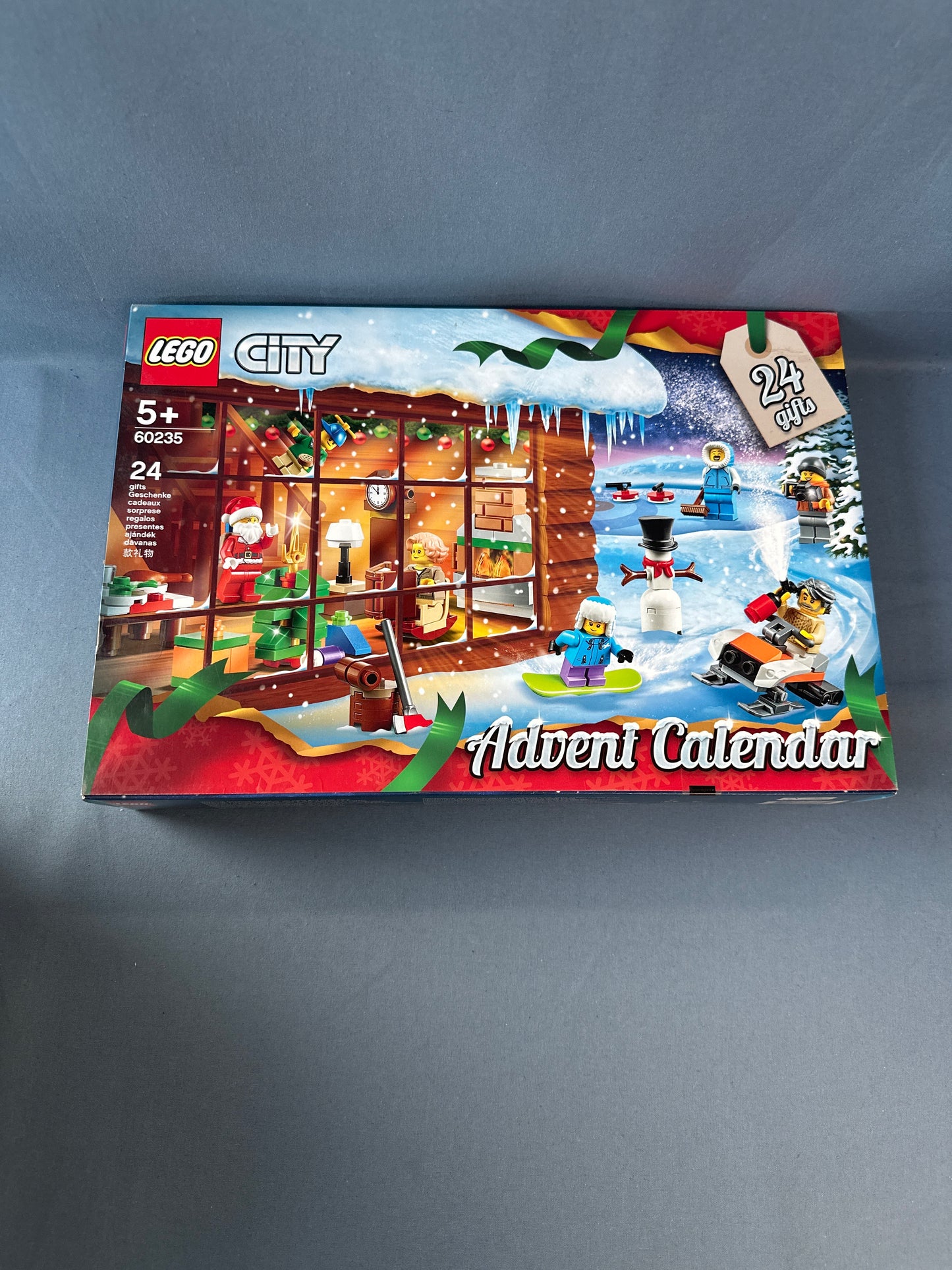 LEGO City. 2019 City Advent Calendar. 60235