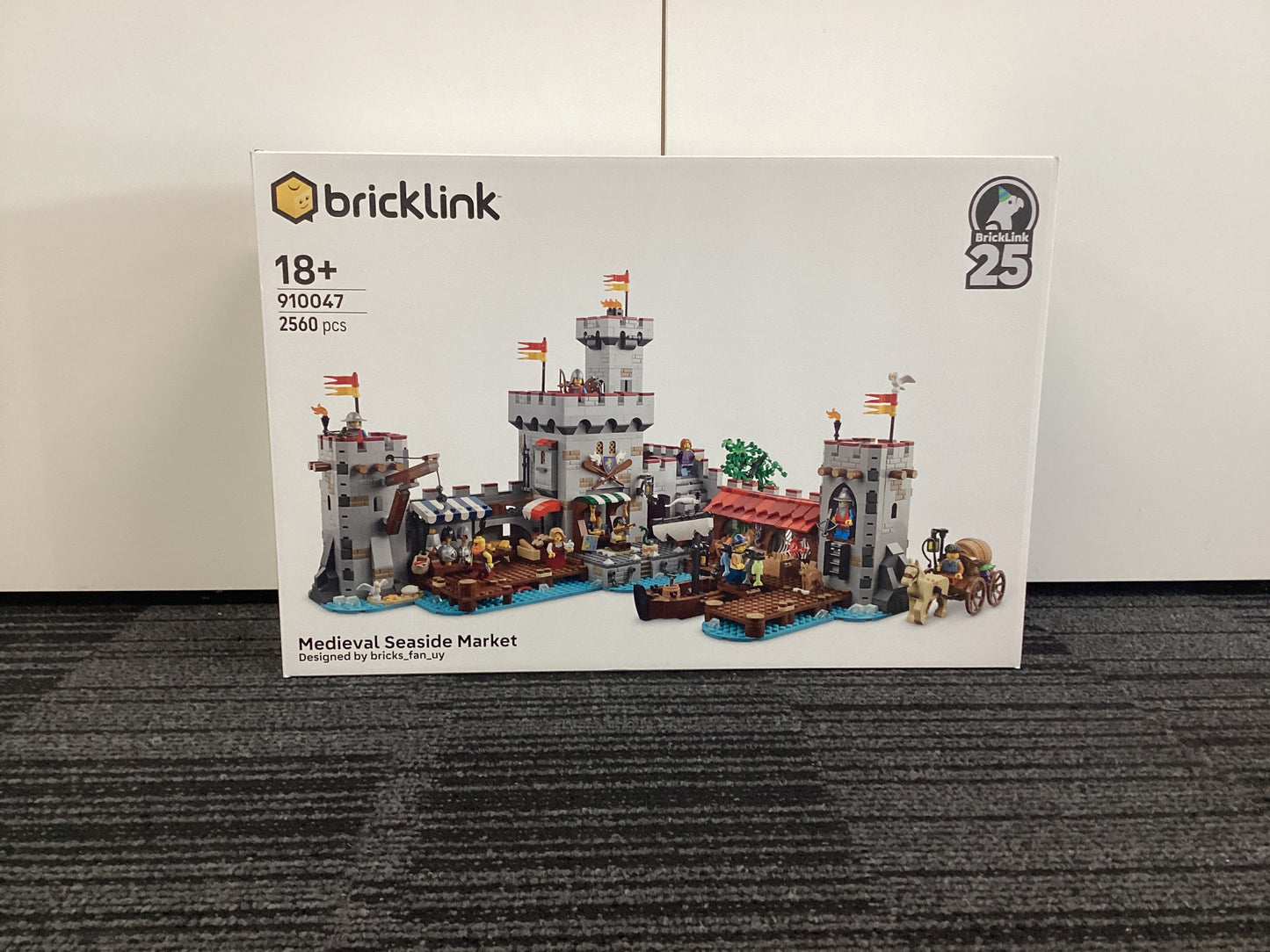 LEGO BrickLink Designer Program. Medieval Seaside Market. 910047
