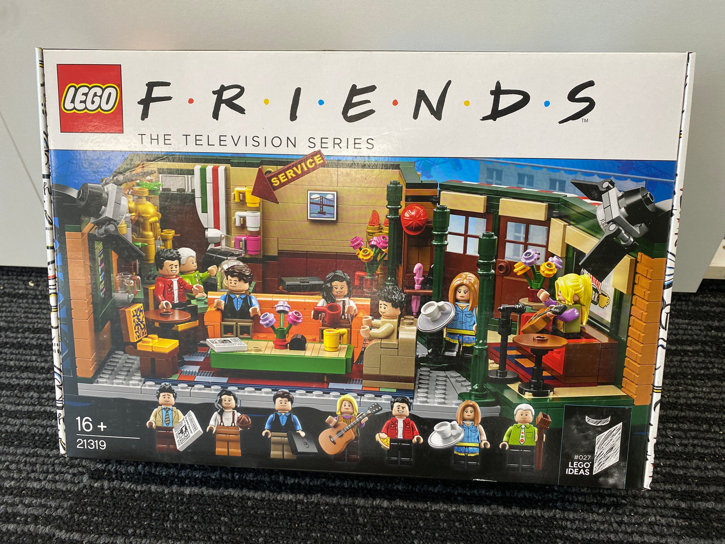 LEGO Ideas. Central Perk. F.R.I.E.N.D.S. 21319.