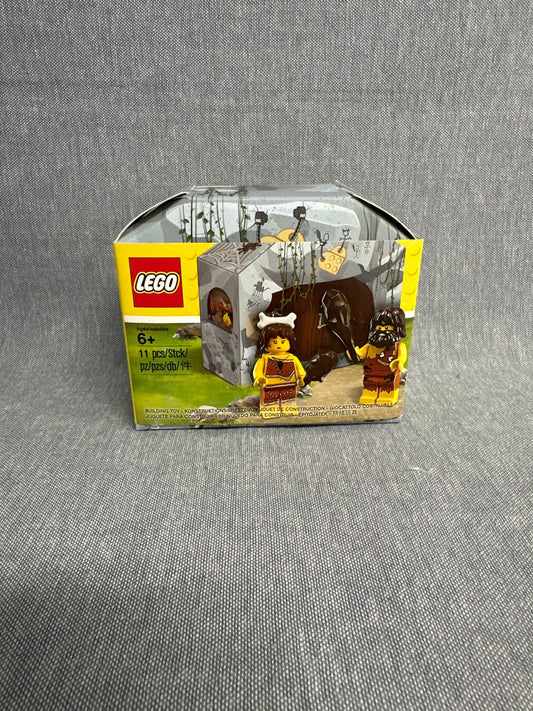 LEGO. Collectable minifigures. Iconic cave.