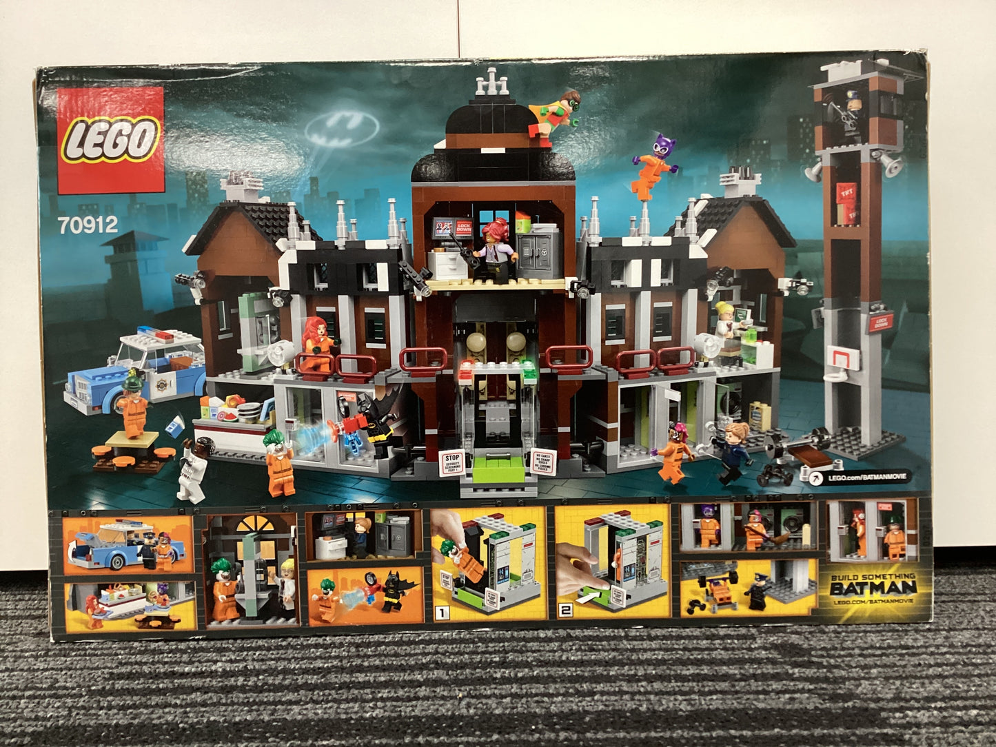 LEGO. Arkham Asylum (The LEGO Batman Movie). 70912