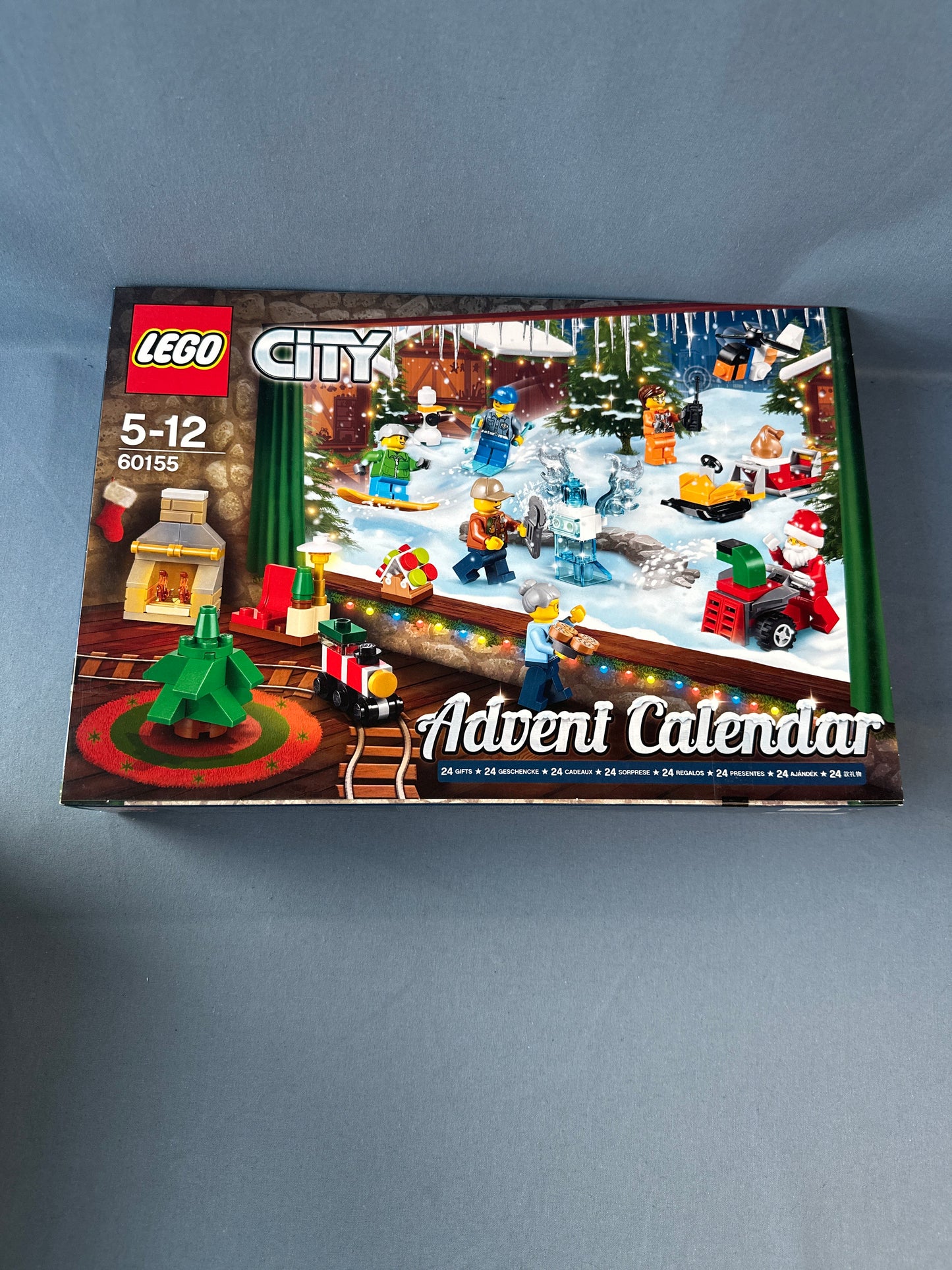 LEGO City. 2017 city advent calendar. 60155