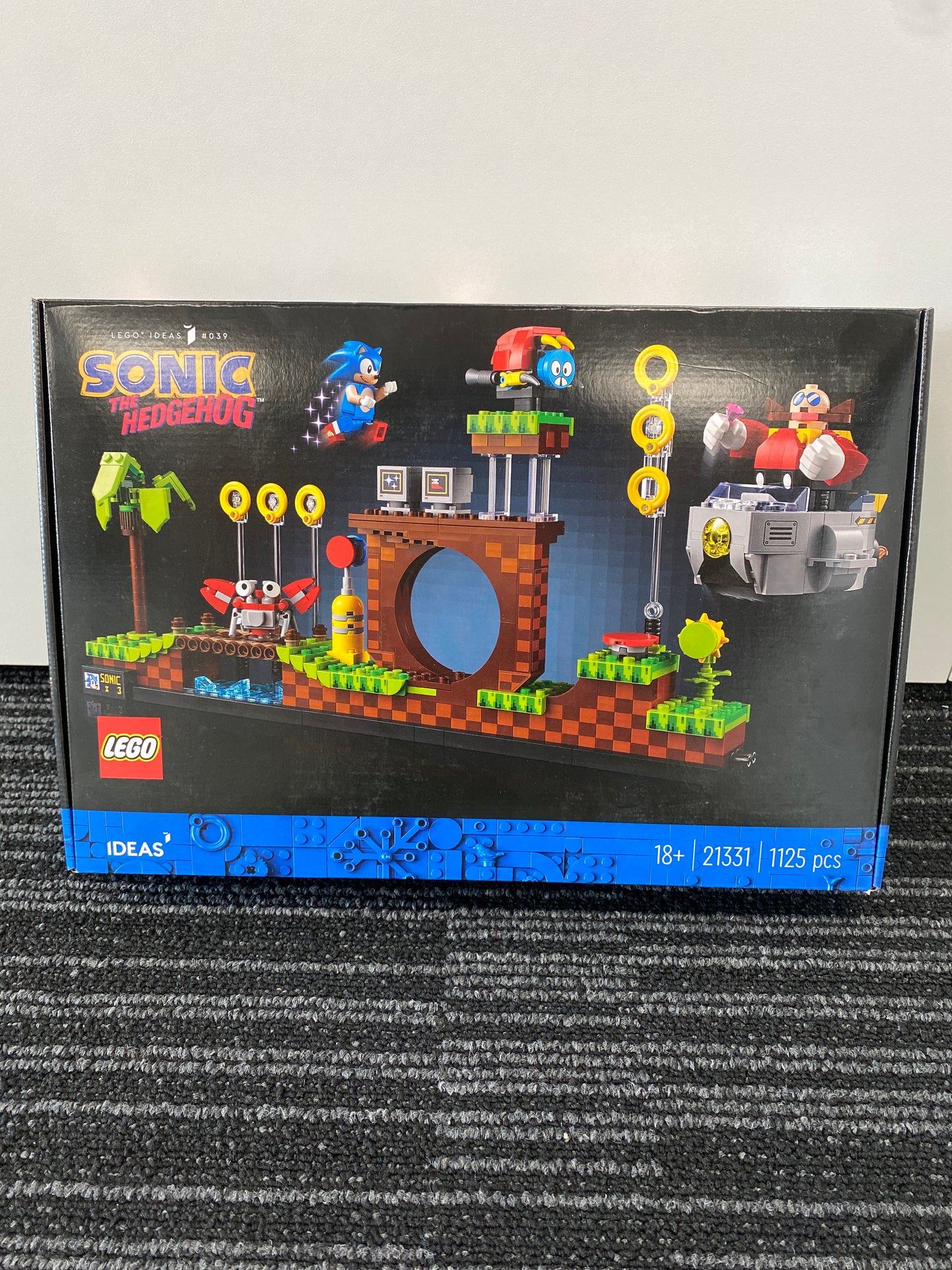 LEGO. Sonic the Hedgehog Green Hill Zone. New. 21331