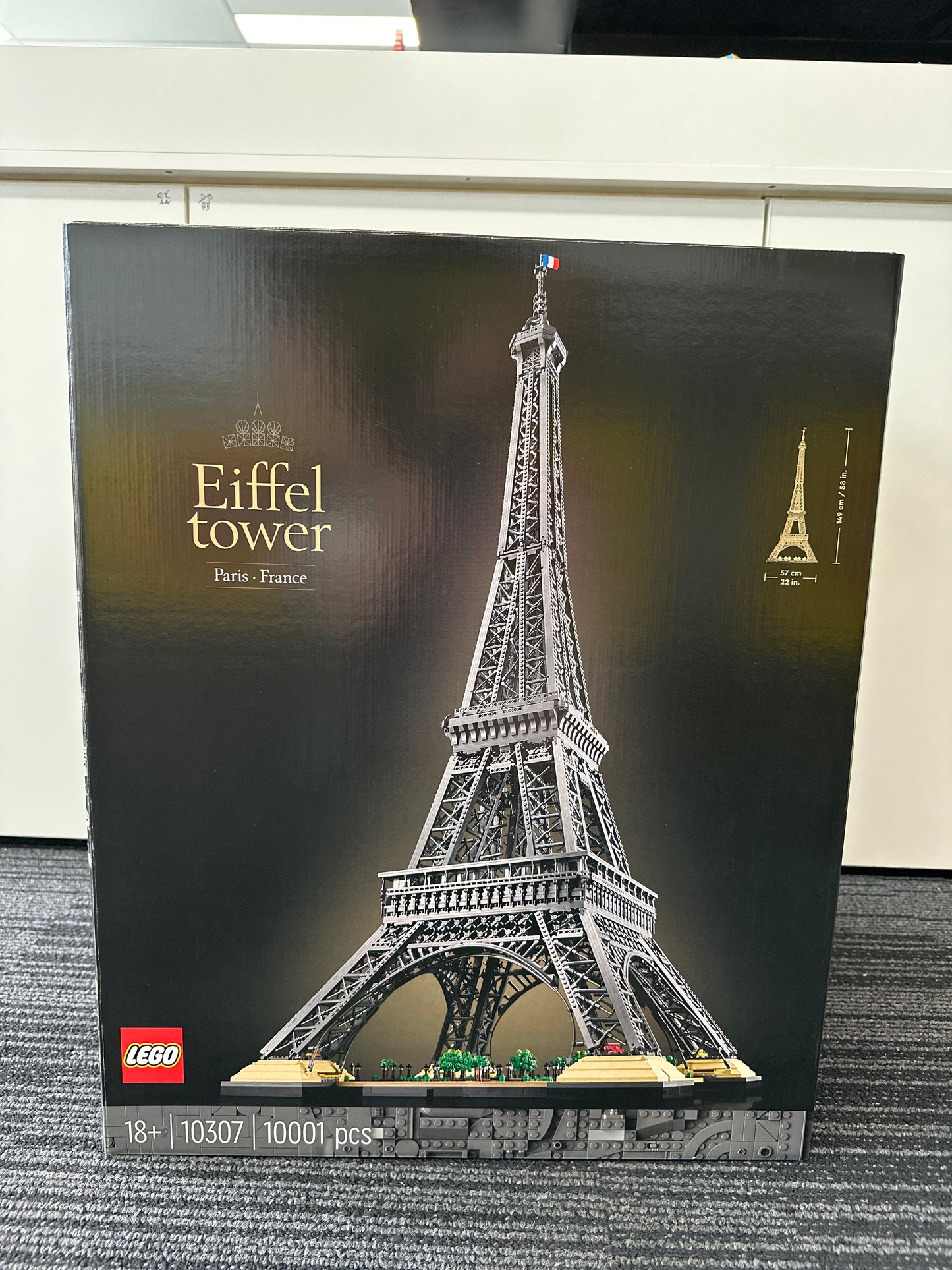 LEGO Icons. Eiffel Tower. 10307. (only half opened)