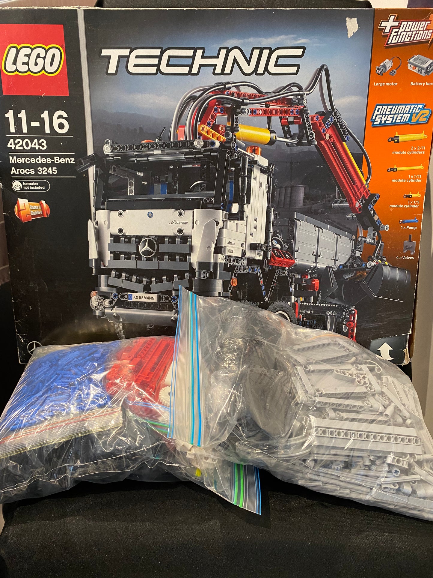 Lego Technic. Mercedes Benz Arocs 3245. 42043. (used)