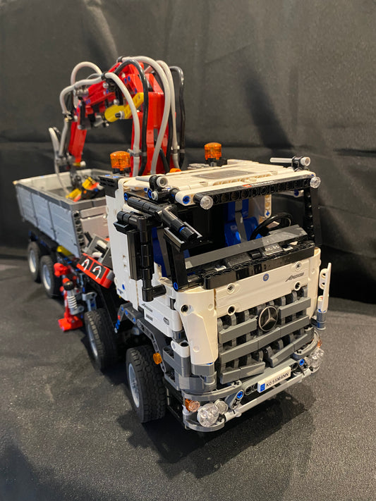 Lego Technic. Mercedes Benz Arocs 3245. 42043. (used)