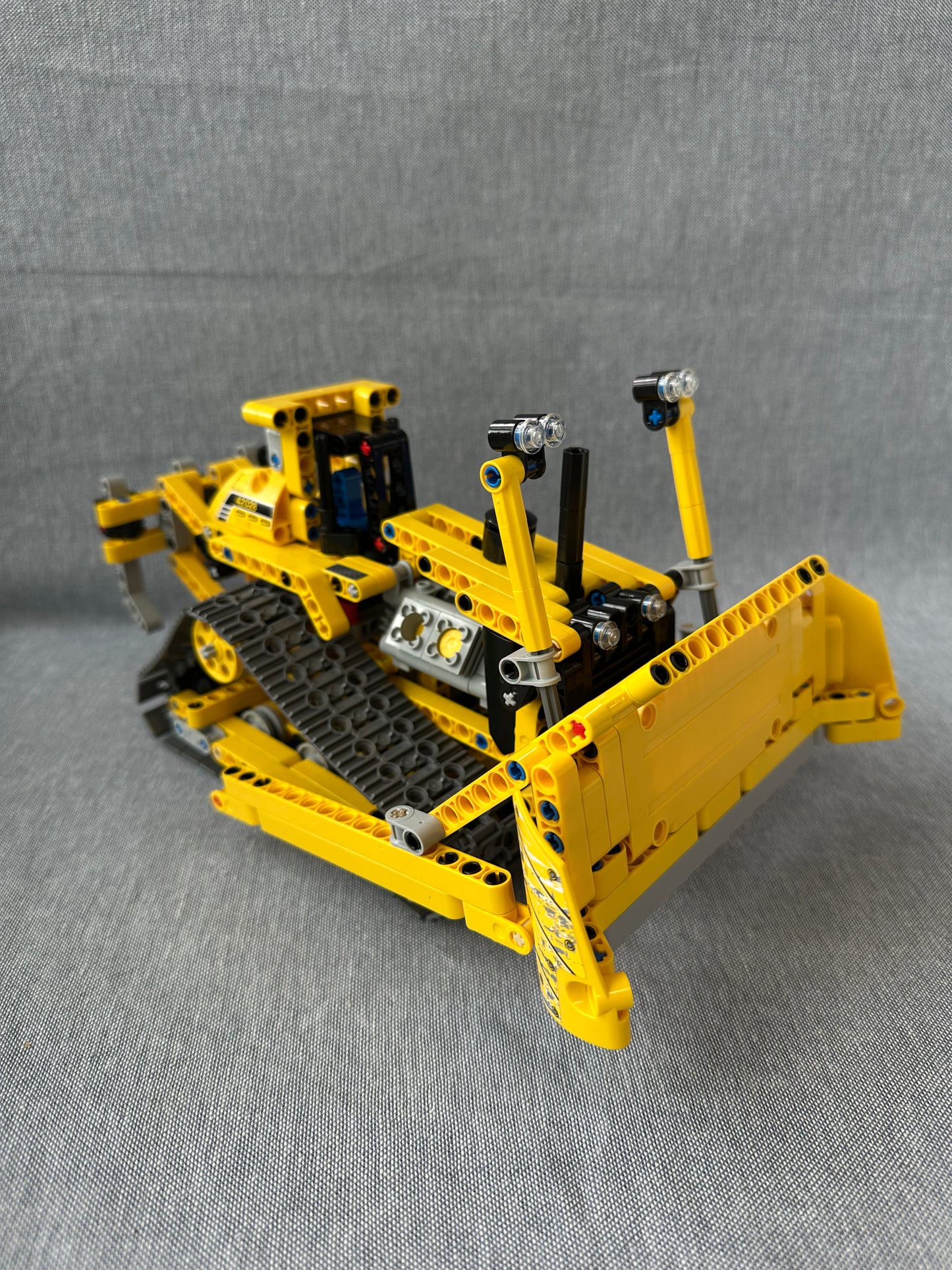 LEGO Technic. Bulldozer. 42028. Used