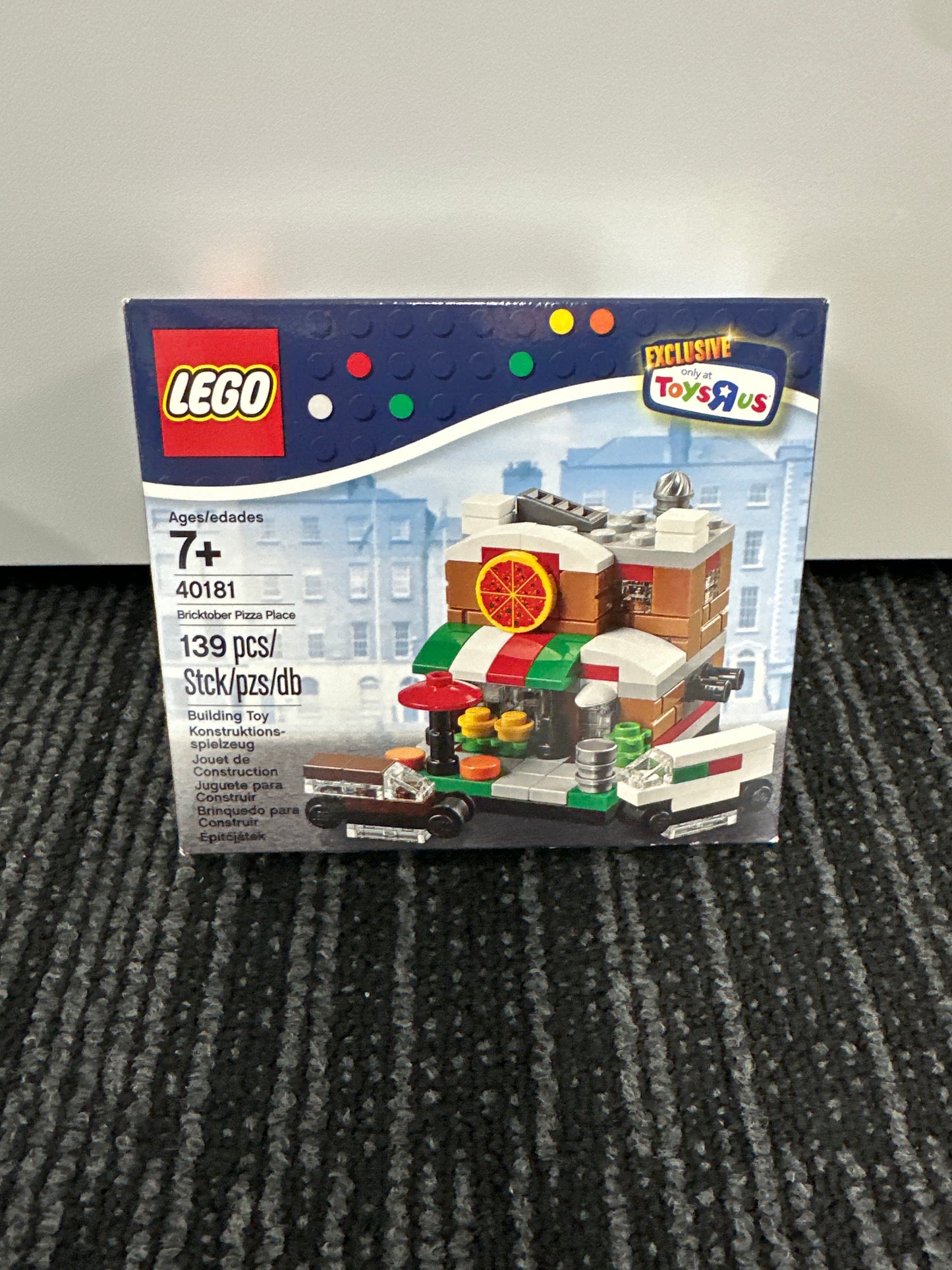 LEGO exclusive. Bricktober Pizza Place. 40181. New