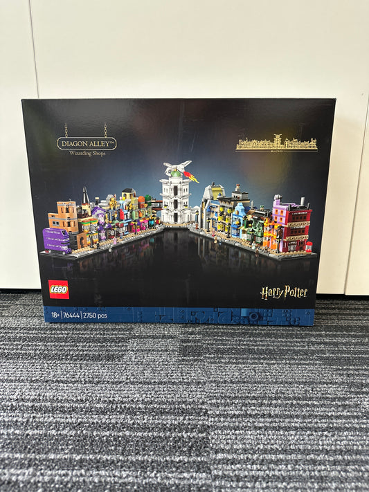 LEGO Harry Potter. Diagon Alley Wizarding Shops. 76444