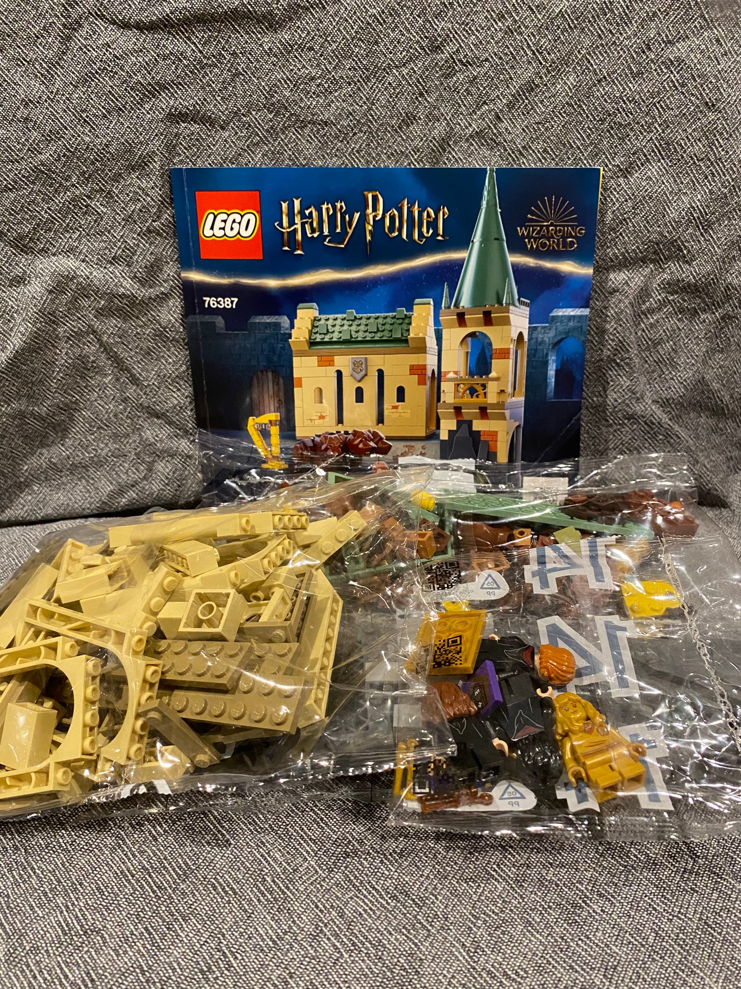 Harry Potter. Fluffy Encounter. Set 76387. Used