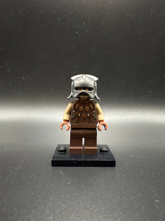 LEGO Lord of the Rings minifigure. Mordor orc - helmet. lor065