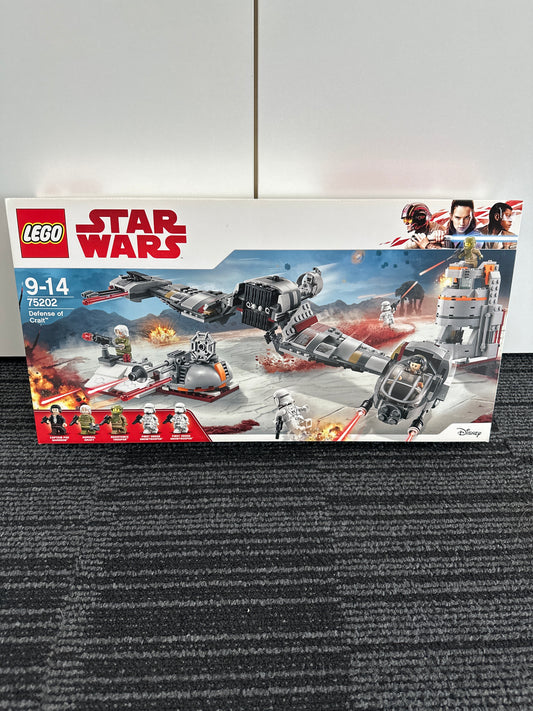 Defense of Crait. New. 75202