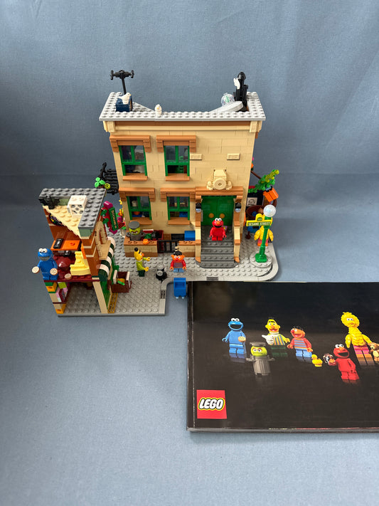 LEGO. Ideas. Sesame Street. 21324. (Used)