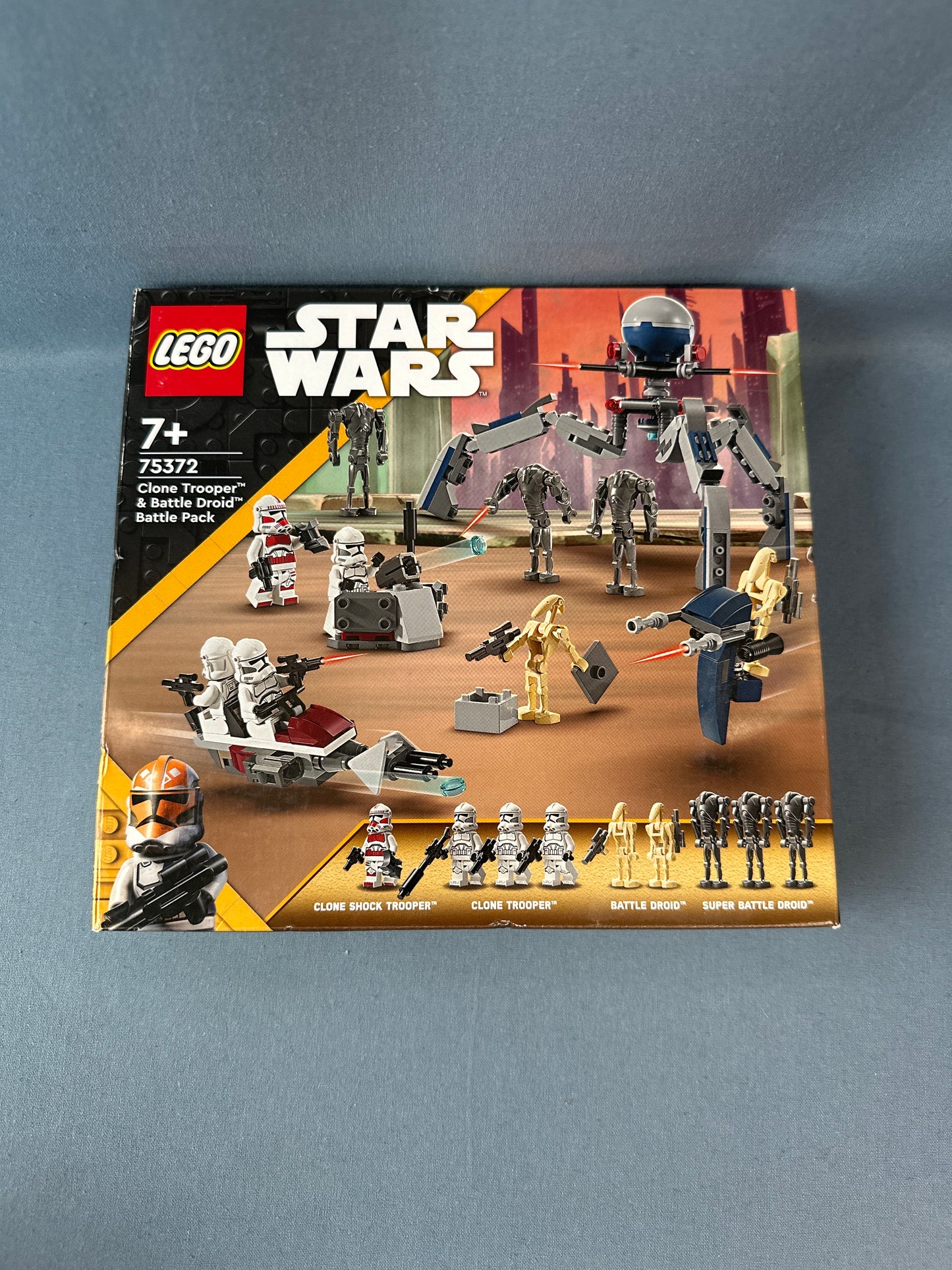 Clone Trooper and Battle Droid Battle Pack. New. 75372
