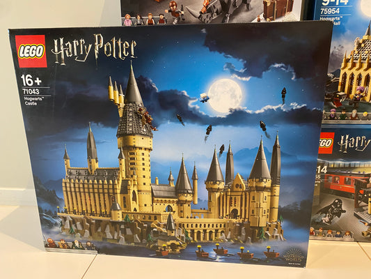 Hogwarts Castle. 71043. New.