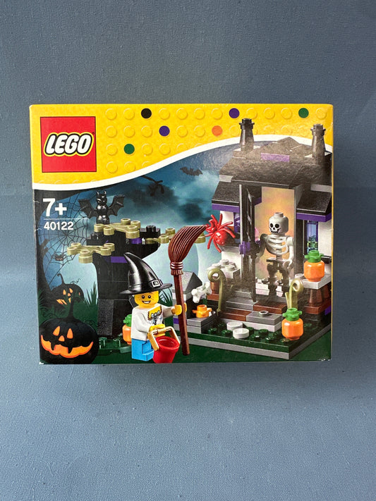 LEGO Exclusive. Trick or Treat. 40122