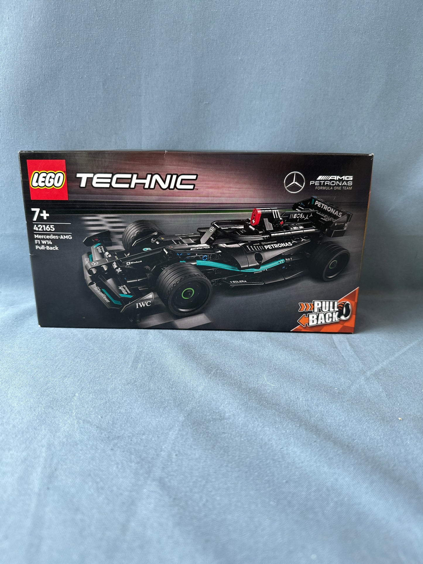 LEGO Technic. Mercedes AMG F1 pullback. 42165