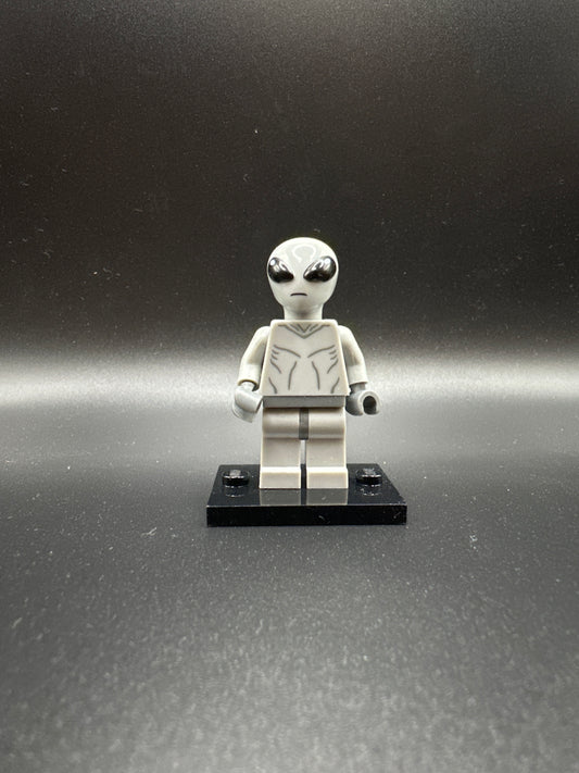 LEGO collectable minifigure. Classic alien. Series 6. col081