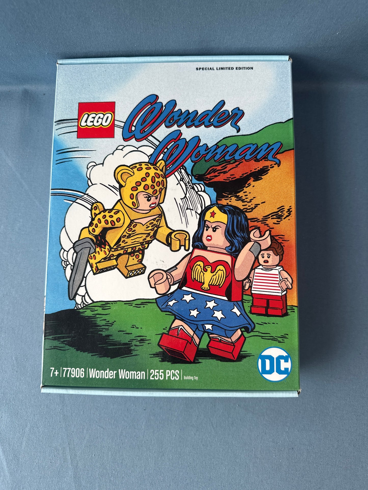 LEGO Super Heroes. Wonder Woman - Sam Diego Comic Con 2020 Exclusive. 77906