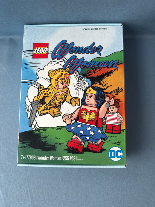 LEGO Super Heroes. Wonder Woman - Sam Diego Comic Con 2020 Exclusive. 77906