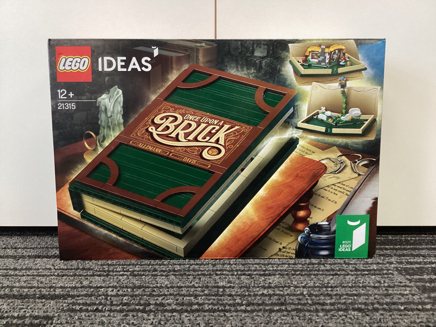 LEGO Ideas. Brick Tales Pop Up Book. 21315