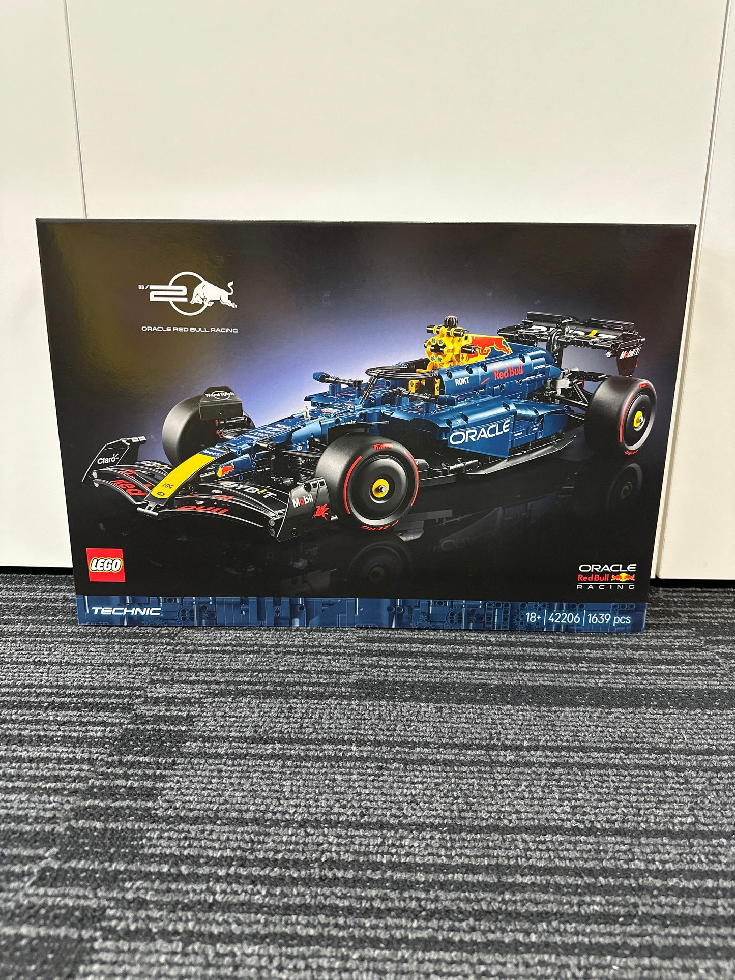 LEGO Technic. Oracle Red Bull Racing RB20 F1 Car. 42206