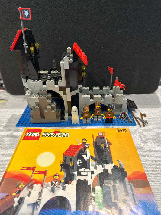 LEGO Castle. Wolfpack Tower. 6075. (Used)