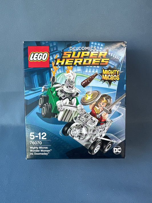 LEGO Super Heroes. Mighty Micros. Wonder Woman bs Doomsday. 76070