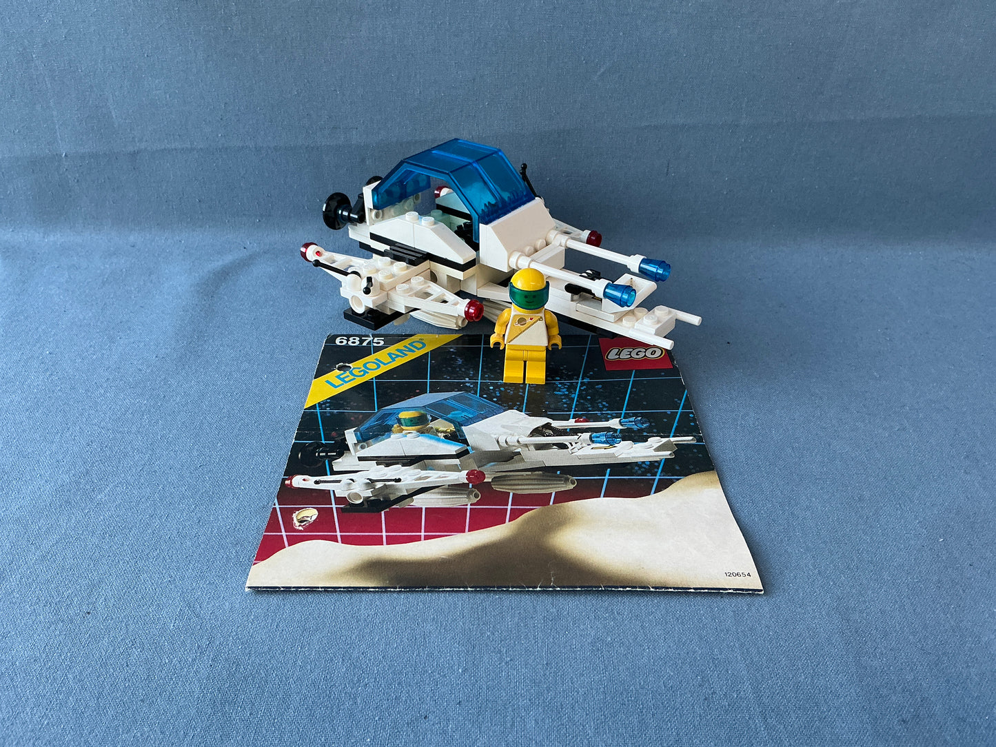 LEGO Classic Space. Hovercraft. 6875. (Used)