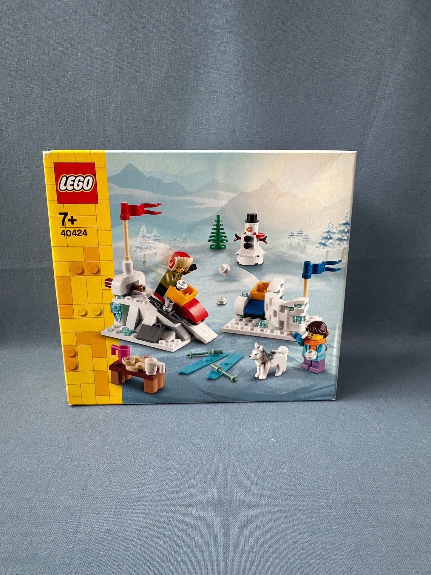 LEGO Exclusive. Winter snowball fight. 40424