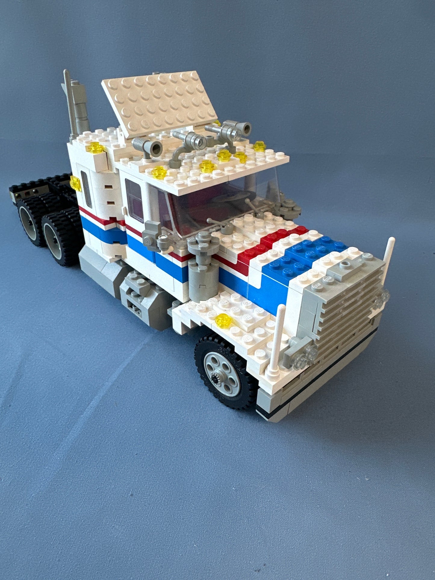LEGO Model Team. Highway Rig. 5580 (used)