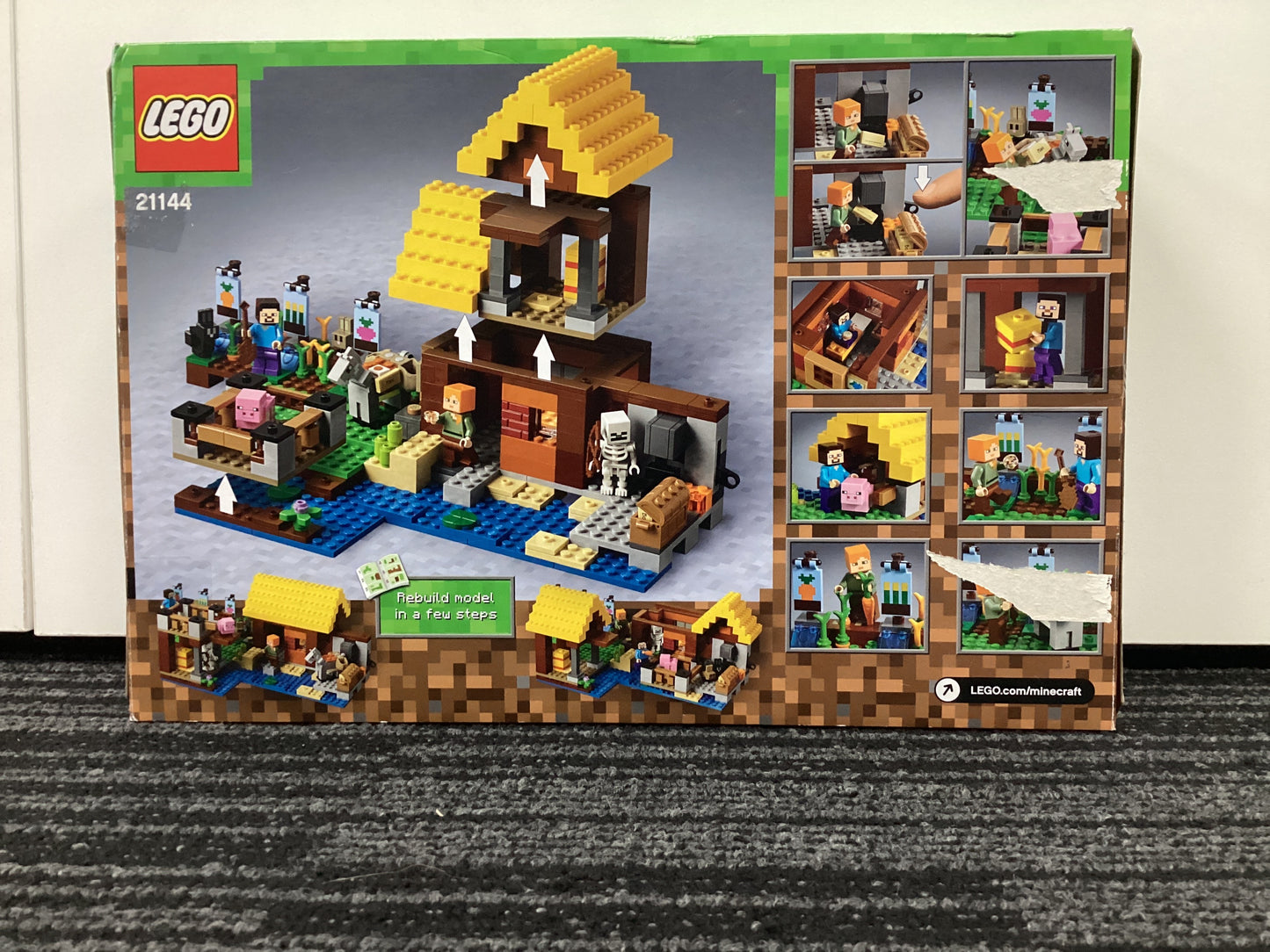 LEGO. Minecraft. The Farm Cottage. 21144.