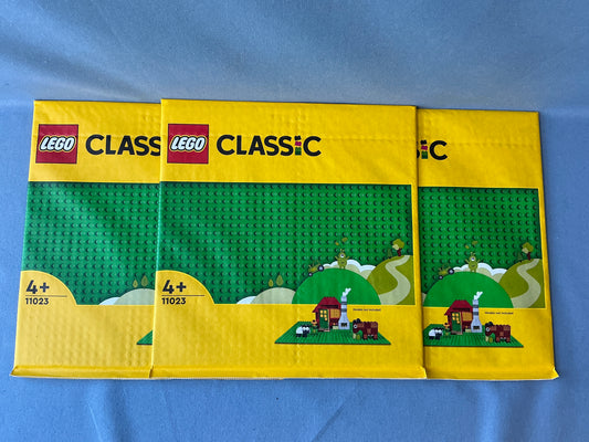 LEGO. 32x32 Baseplate - Green. 11023