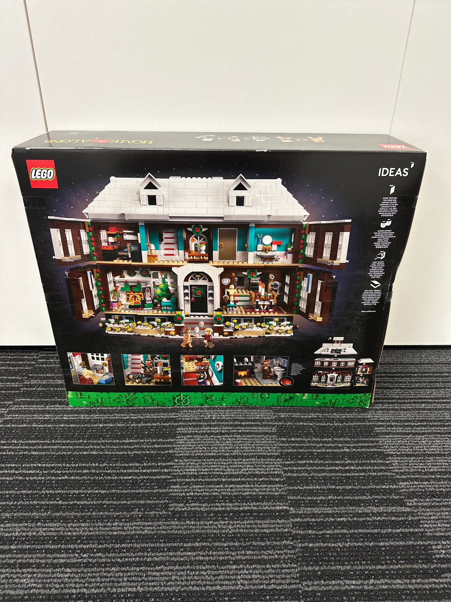 LEGO Ideas. Home Alone House. 21330 (damaged box)