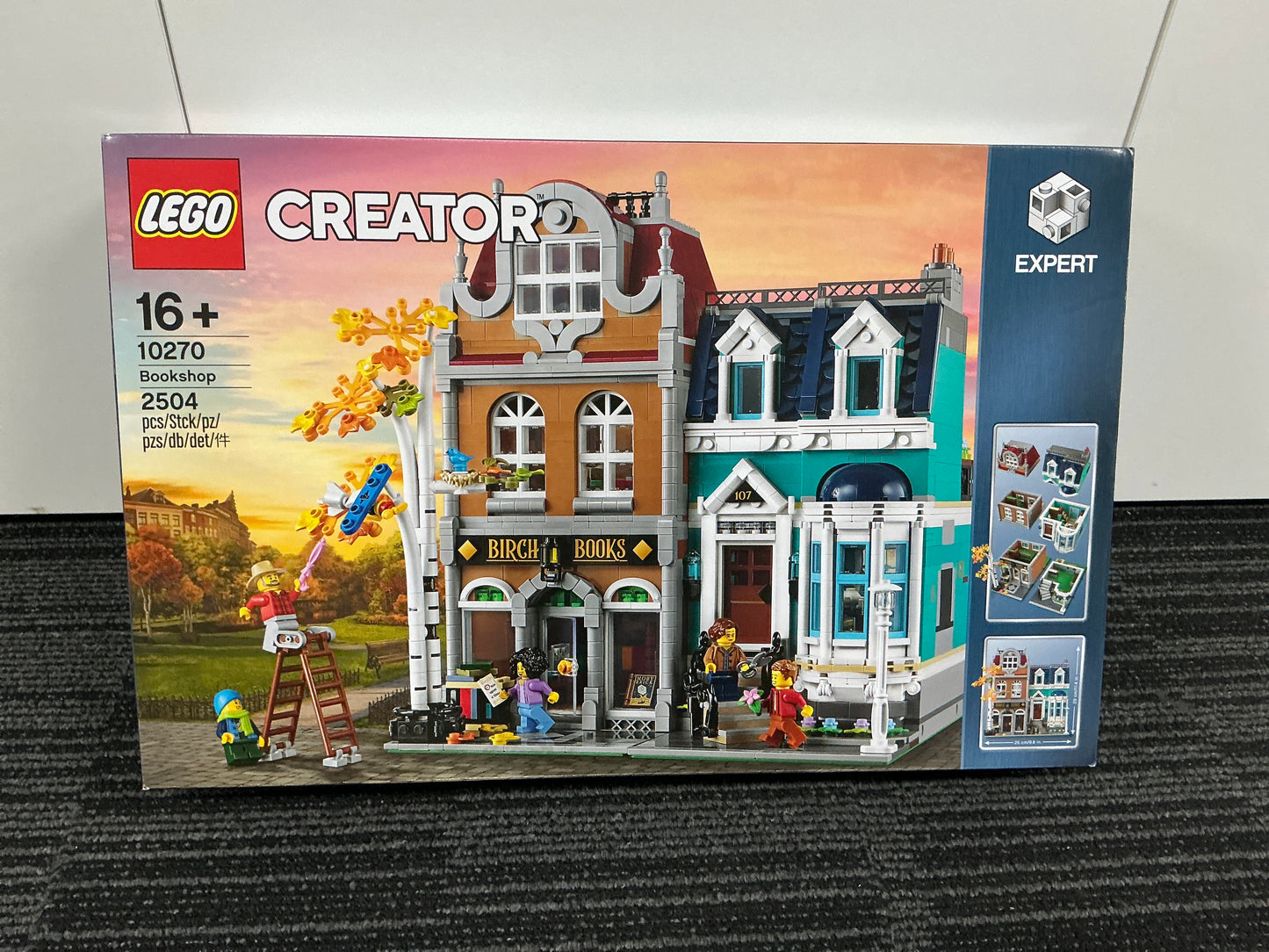 LEGO creator. Book shop. 10270