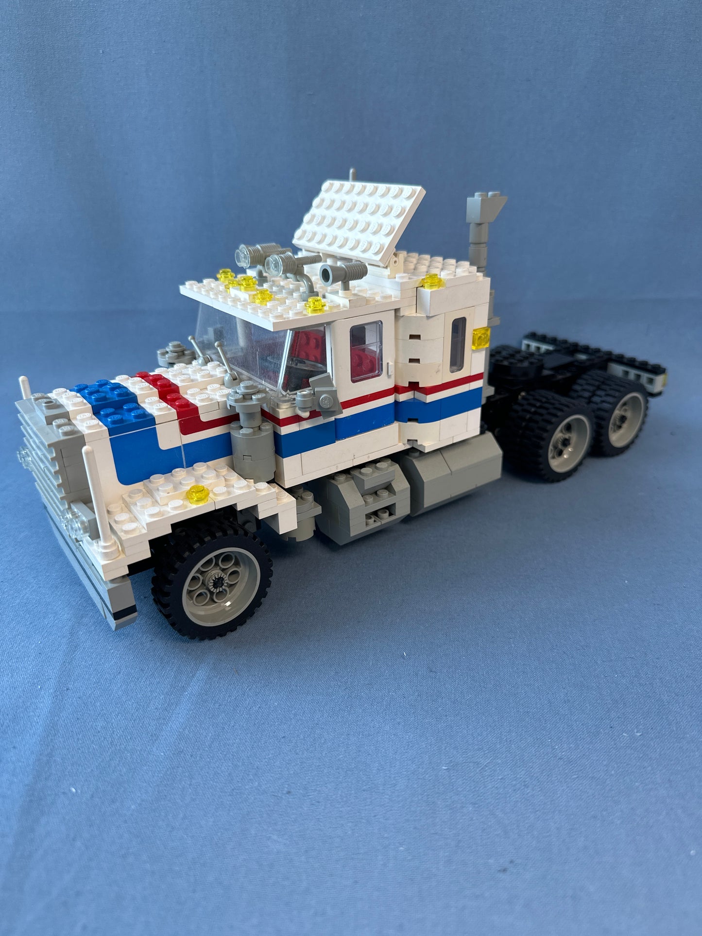LEGO Model Team. Highway Rig. 5580 (used)