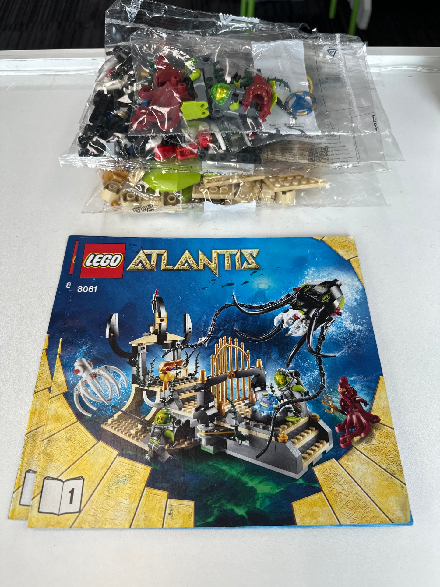 LEGO Atlantis. Gateway of the Squid. 8061. Used.