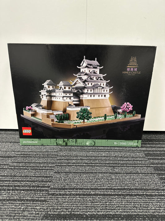 LEGO Architecture. Himeji Castle. 21060